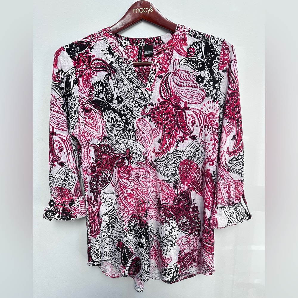 new directions red black print v neck top blouse size L